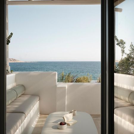 Akria Seaside Suites Науса Екстериор снимка