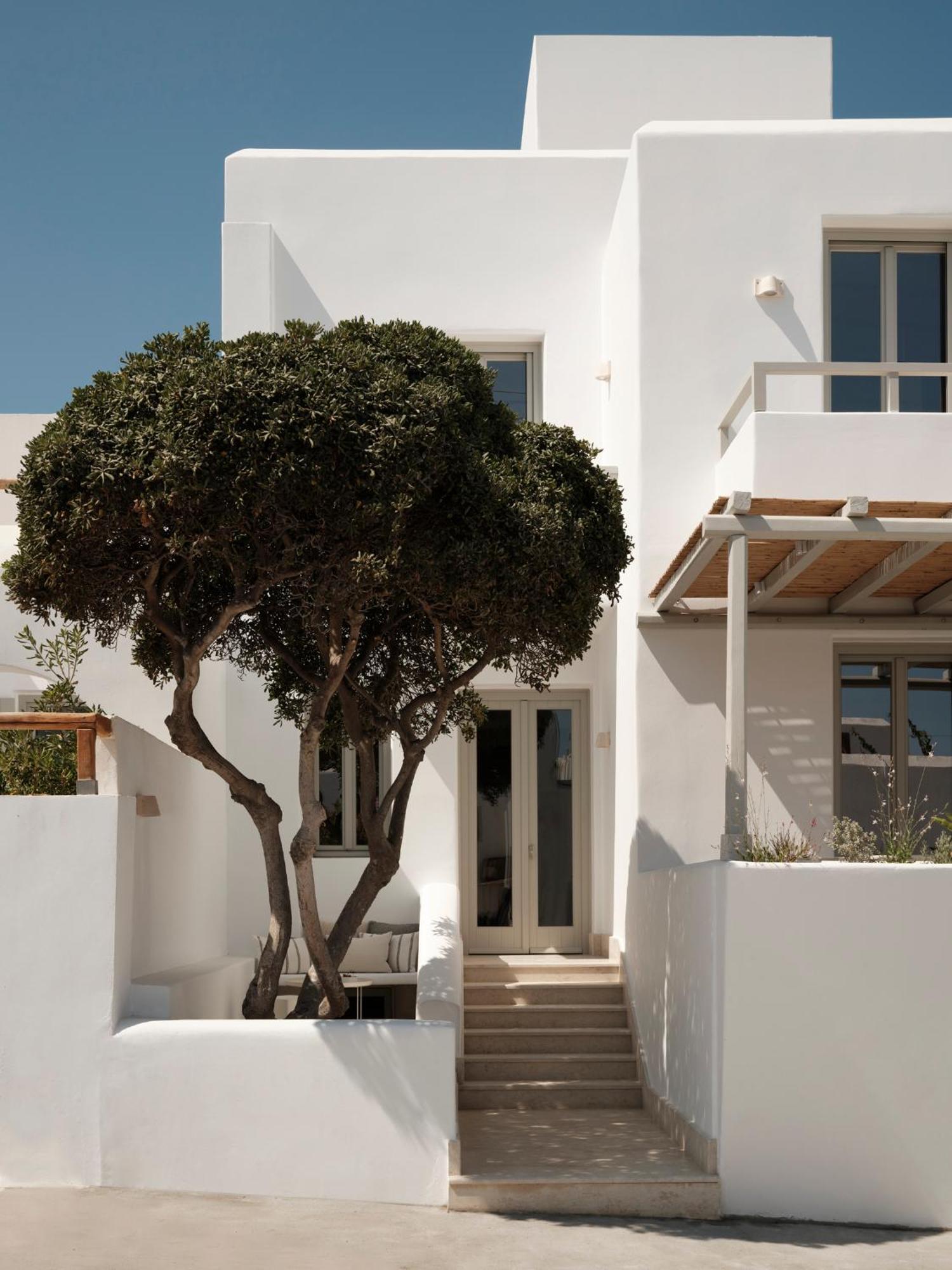 Akria Seaside Suites Науса Екстериор снимка