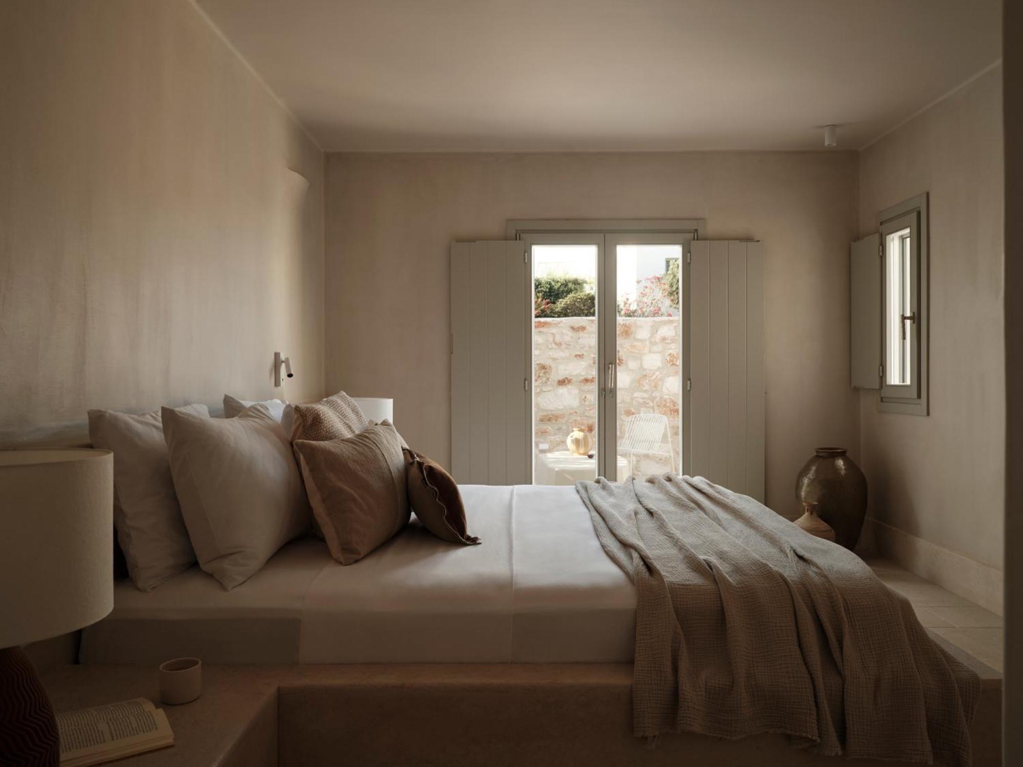 Akria Seaside Suites Науса Екстериор снимка