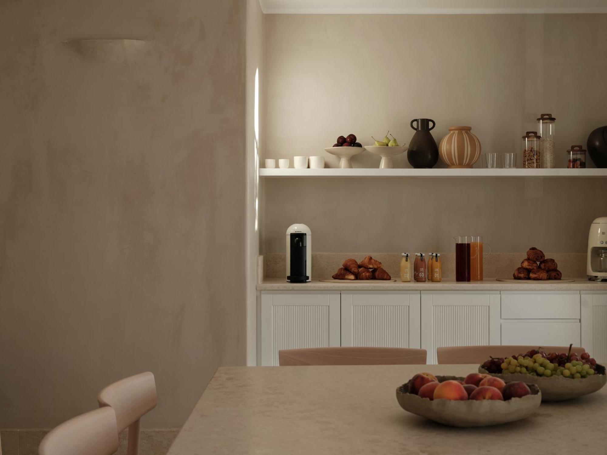 Akria Seaside Suites Науса Екстериор снимка